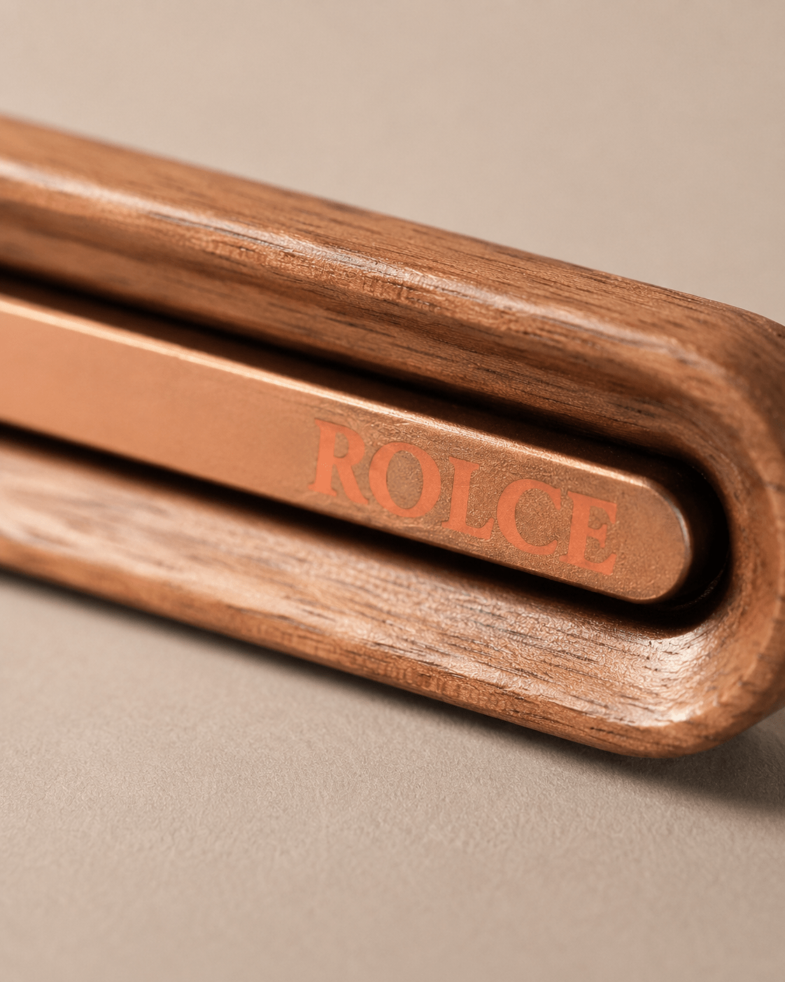 Bois Élégant — Diffuseur De Parfums De Luxe Pour Voiture - ROLCE LUXURY FRAGRANCE