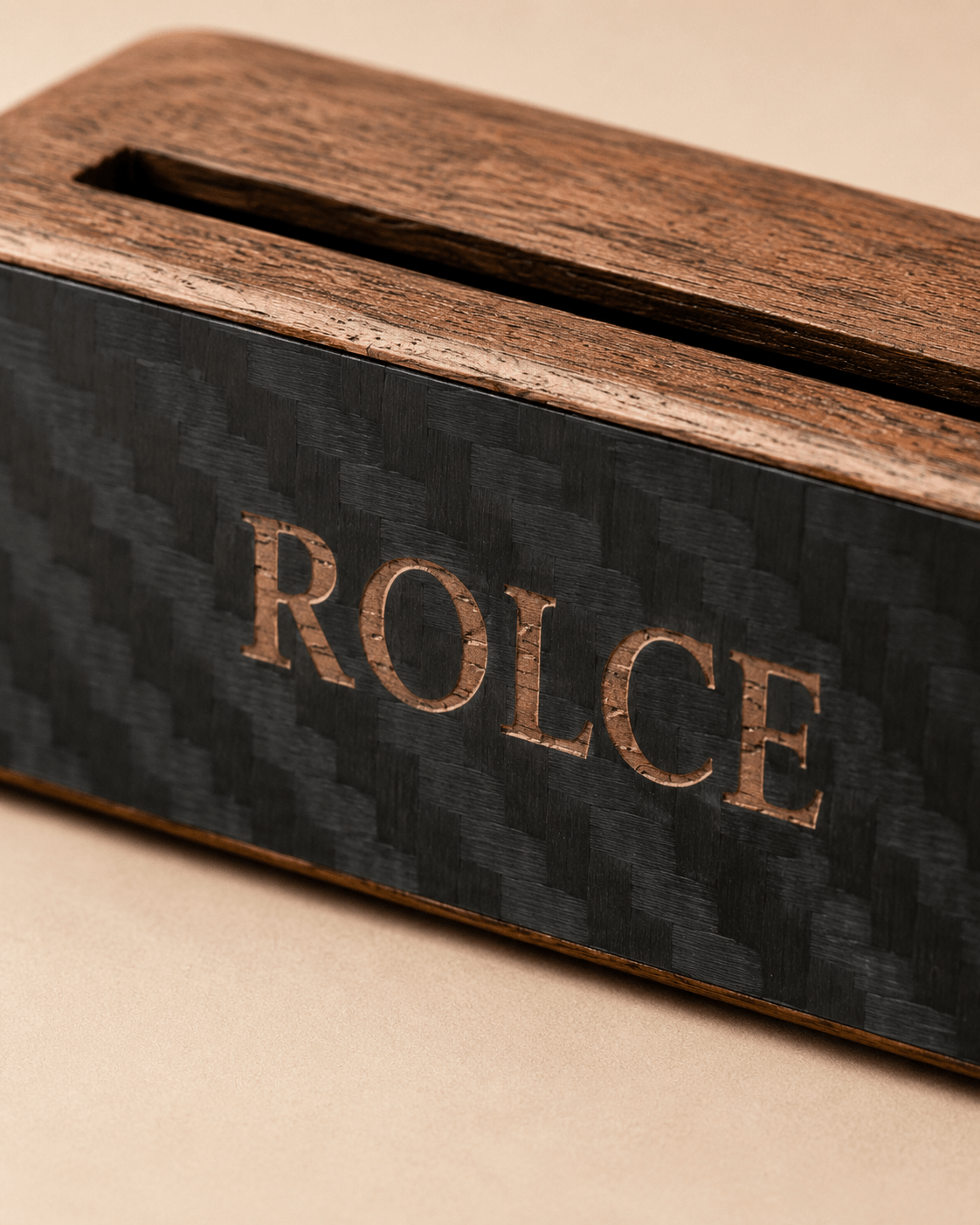 Bois Carbone — Diffuseur De Parfums De Luxe Pour Voiture - ROLCE LUXURY FRAGRANCE